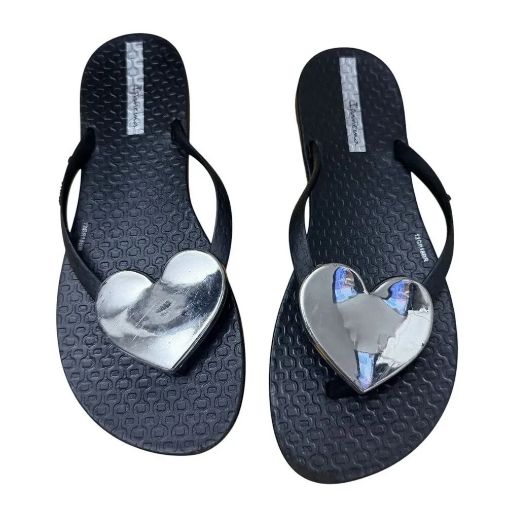 Ipanema Kids Girls Sz 2/3 Black Flip Flops Silver Heart Accent Sandals Slip On